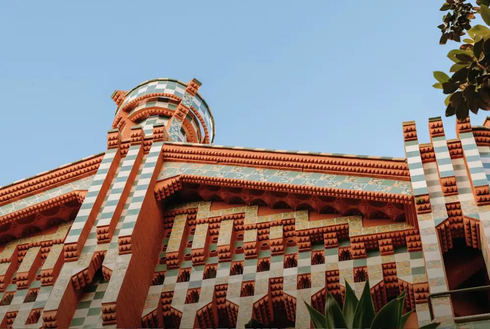 Smell of rose at Casa Vicens